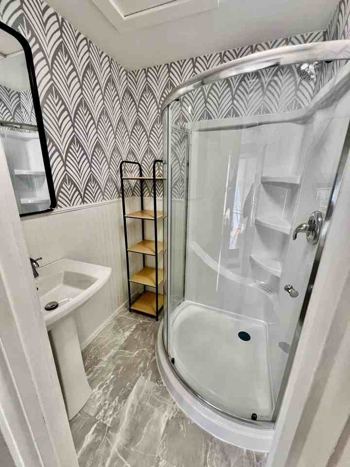 121 N Madison St - Photo 7 of 12