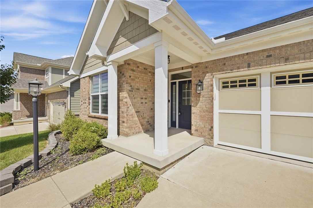 2716 E Millstone Dr - Photo 3 of 29