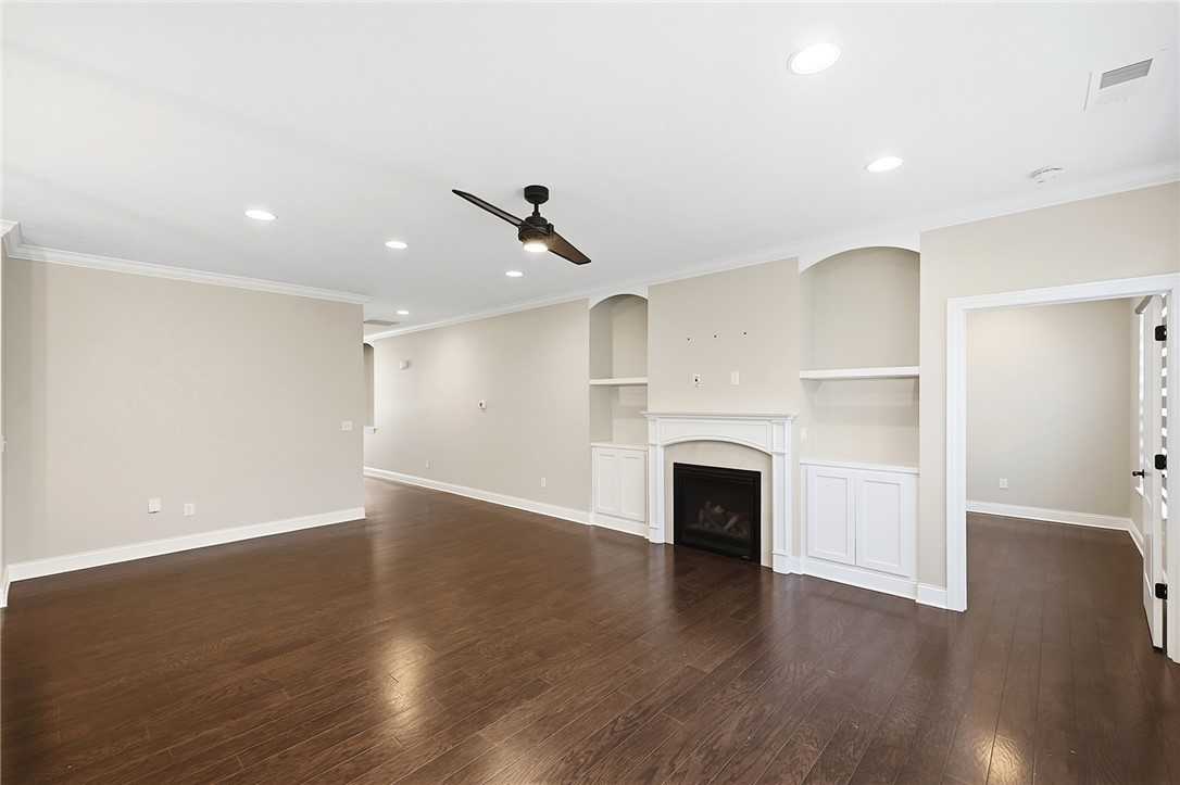 2716 E Millstone Dr - Photo 6 of 29