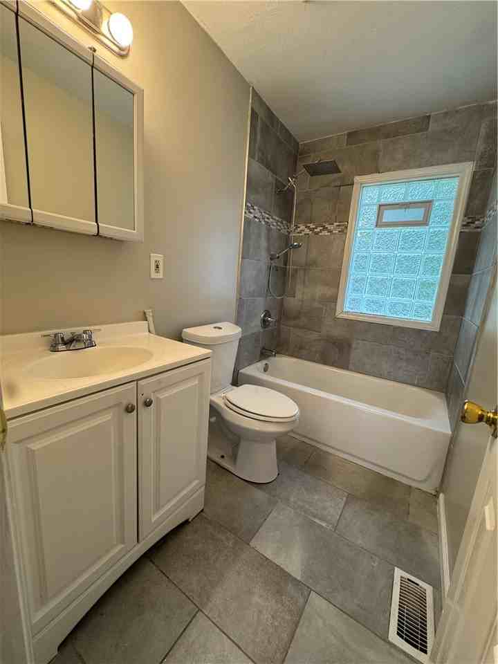 714 Osmond Ave - Photo 2 of 15
