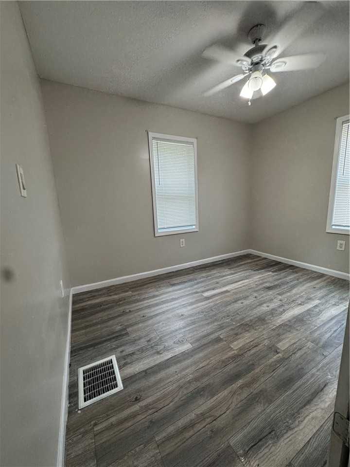 714 Osmond Ave - Photo 3 of 15