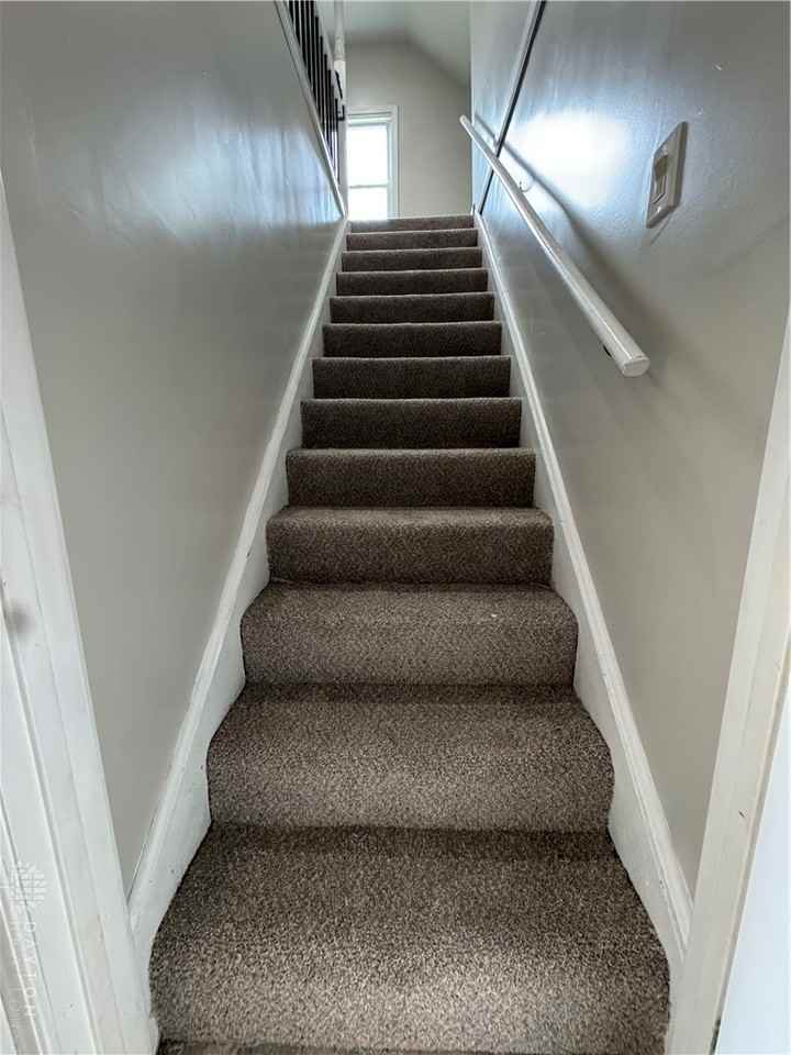 714 Osmond Ave - Photo 4 of 15