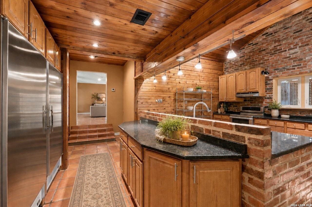 340 Mustang Cir - Photo 4 of 13
