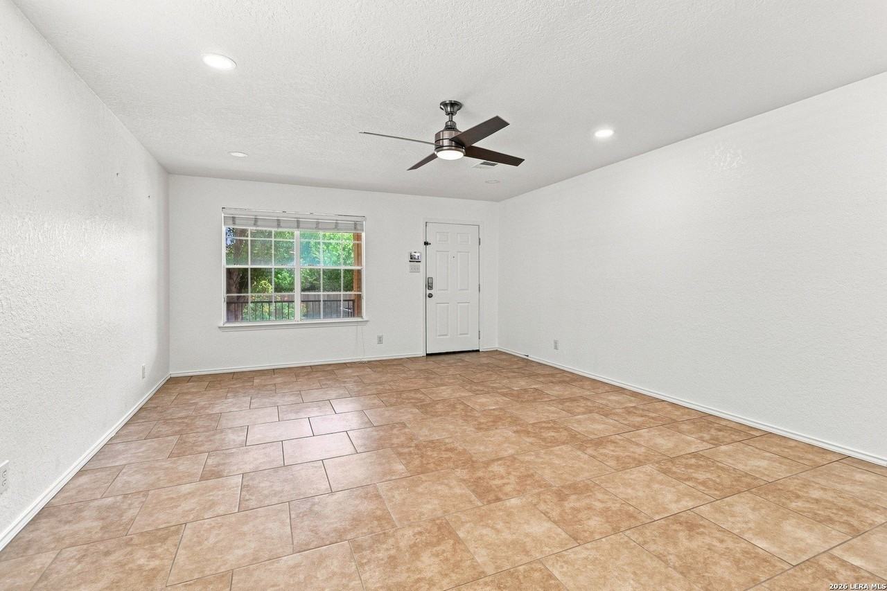 6711 Elmwood Crst - Photo 5 of 18