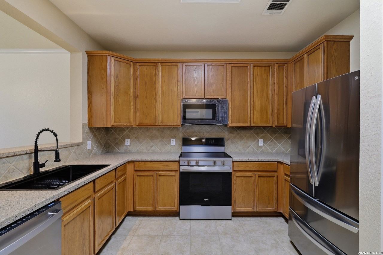 2535 Grayson Way - Photo 5 of 25