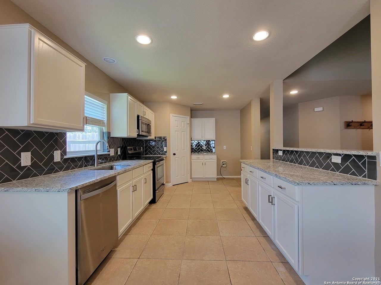 1600 Shady Brk - Photo 3 of 34