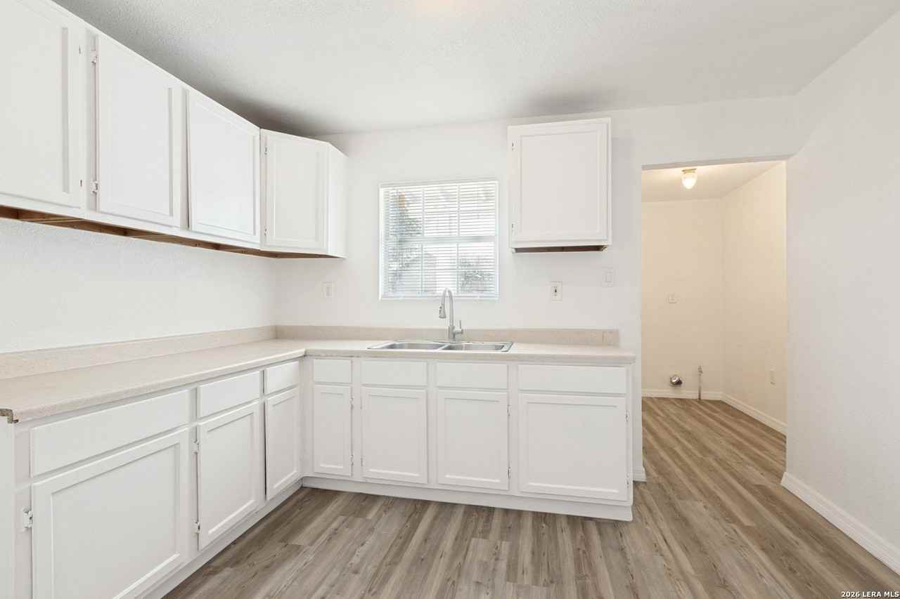 1510 Nw 19th St - Photo 4 of 12