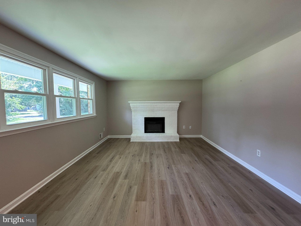 29831 Lee Rd - Photo 7 of 25