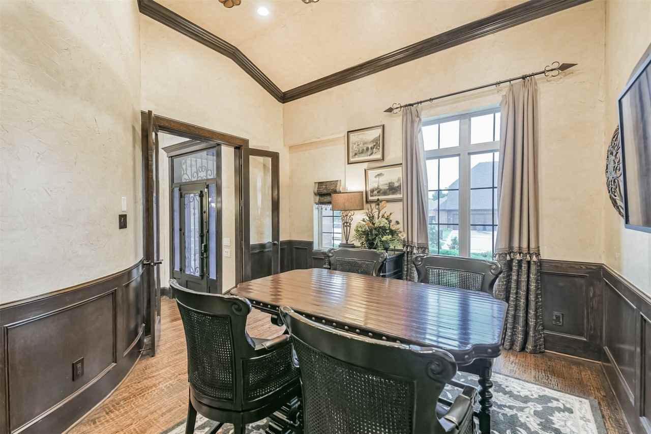 111 Oak Estates Dr - Photo 5 of 49