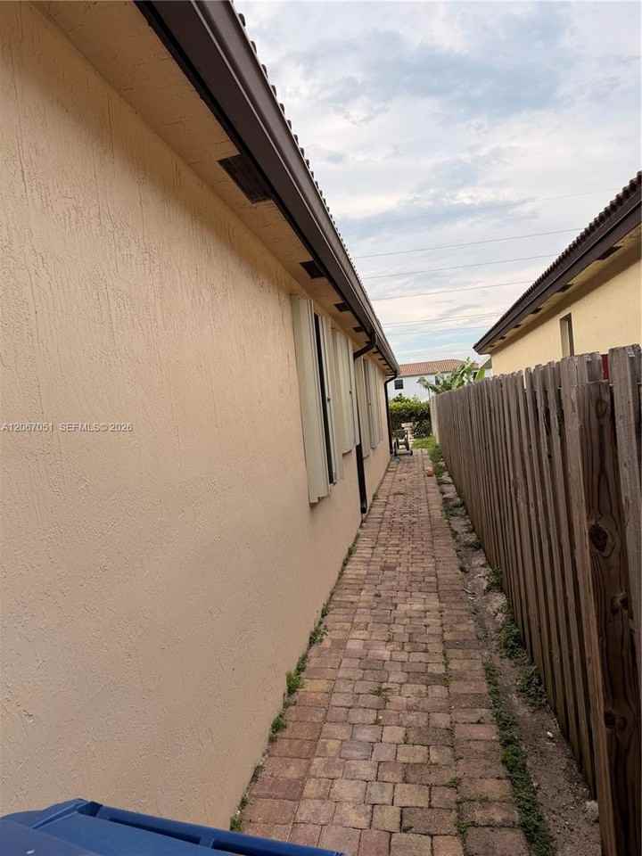 11851 Sw 248th Ter ##0 - Photo 2 of 23