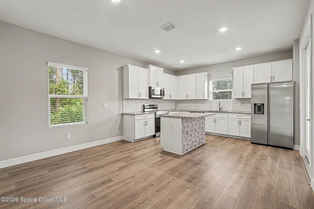 2241 San Filippo Dr Se - Photo 5 of 26