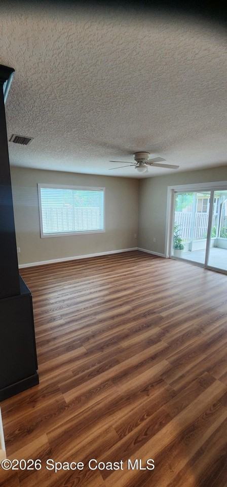 332 Polaris Dr - Photo 5 of 35