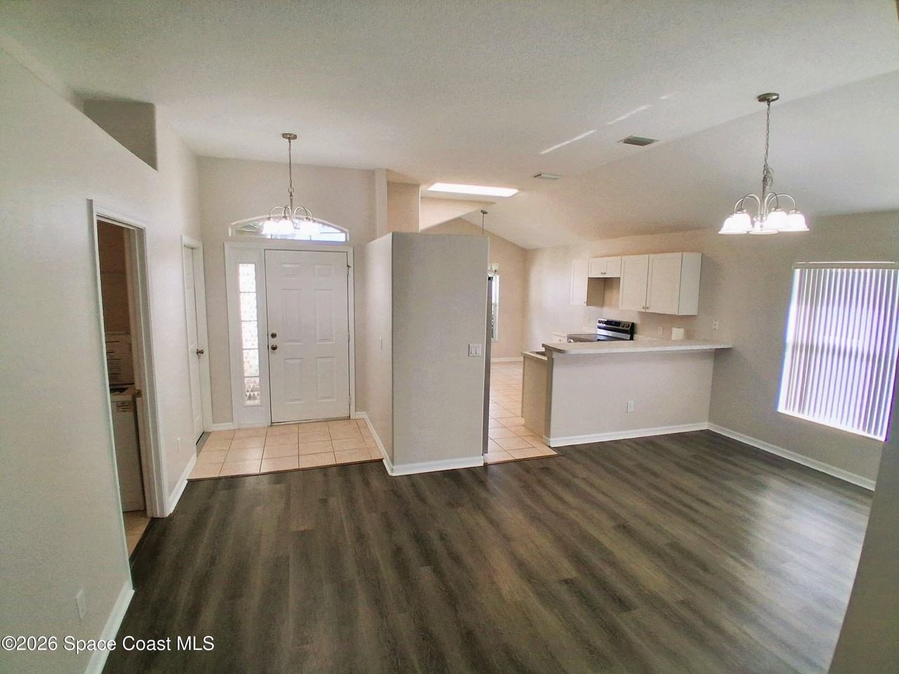 1261 Olde Bailey Ln - Photo 2 of 24