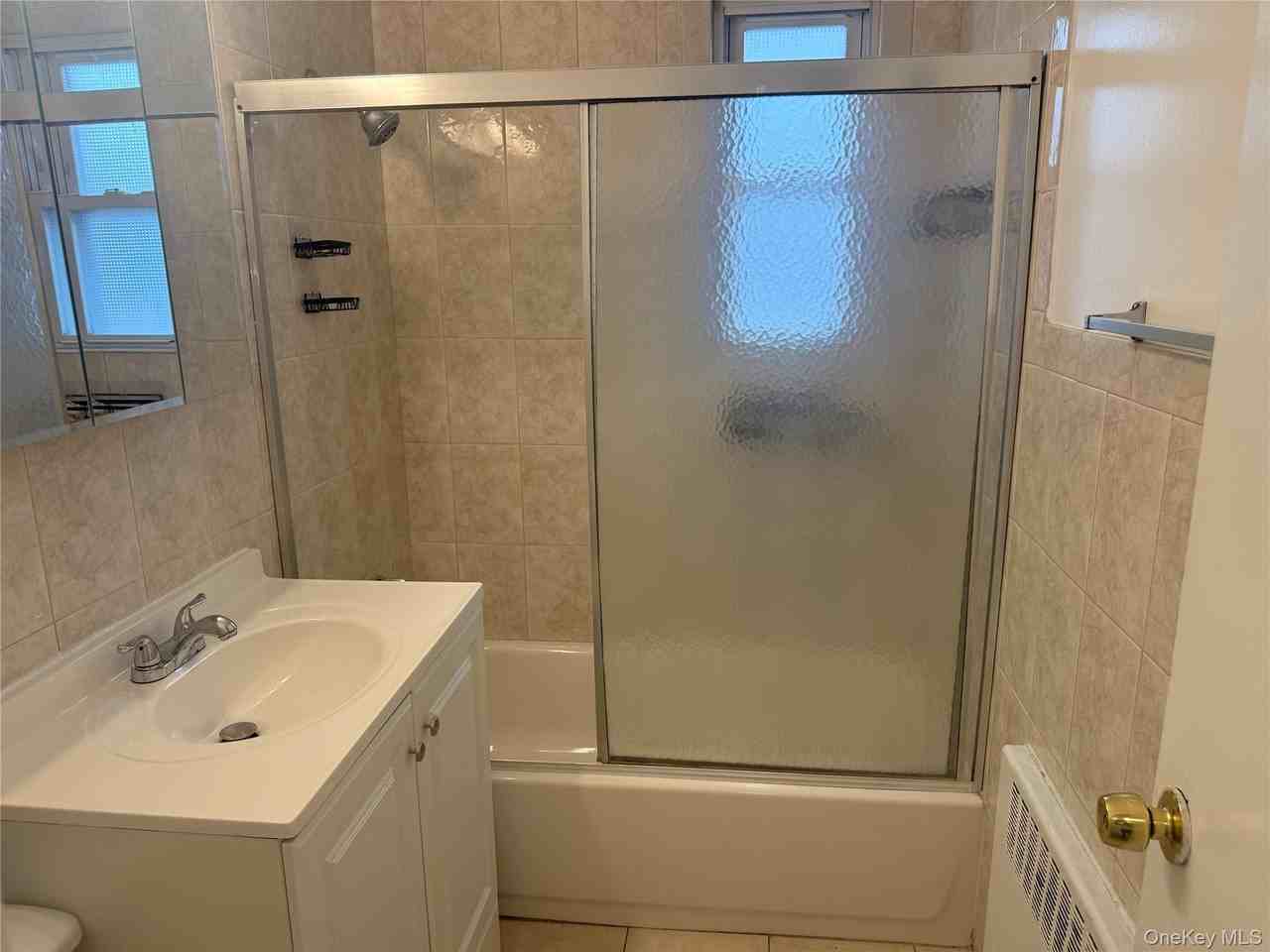 646 E Park Ave - Photo 5 of 11