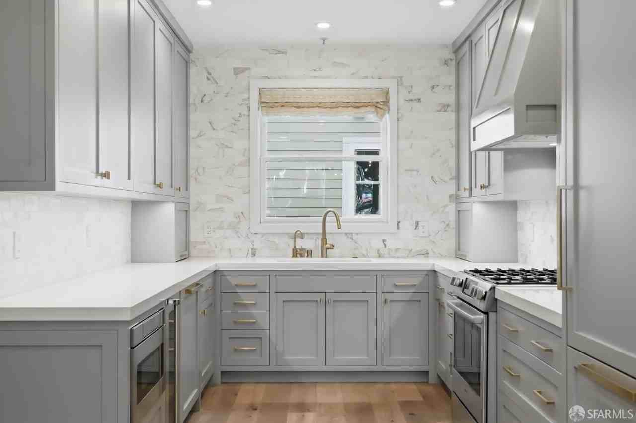 425 14th St #3 - Photo 3 of 42