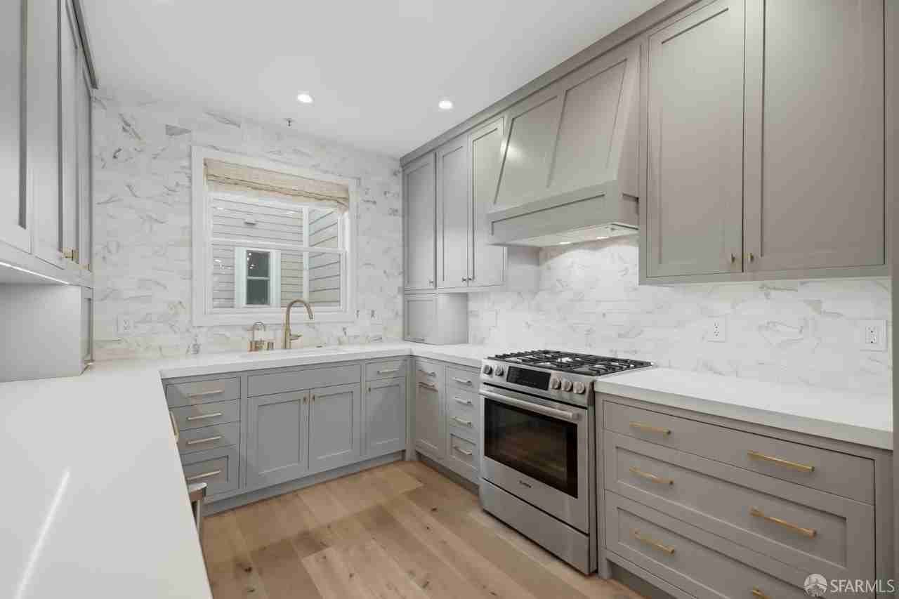 425 14th St #3 - Photo 4 of 42