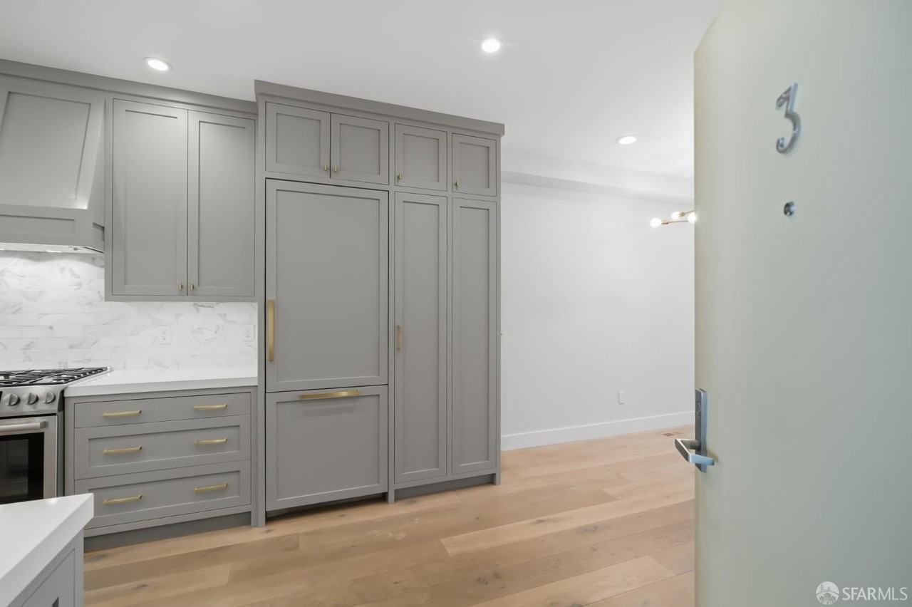 425 14th St #3 - Photo 7 of 42