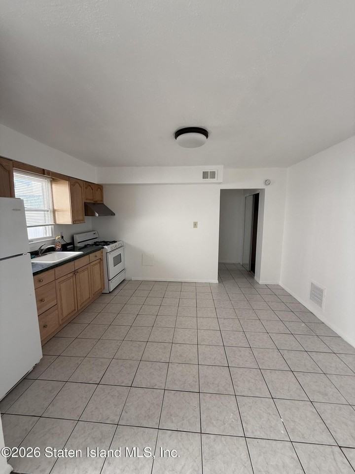 33 Brunswick St - Photo 2 of 9