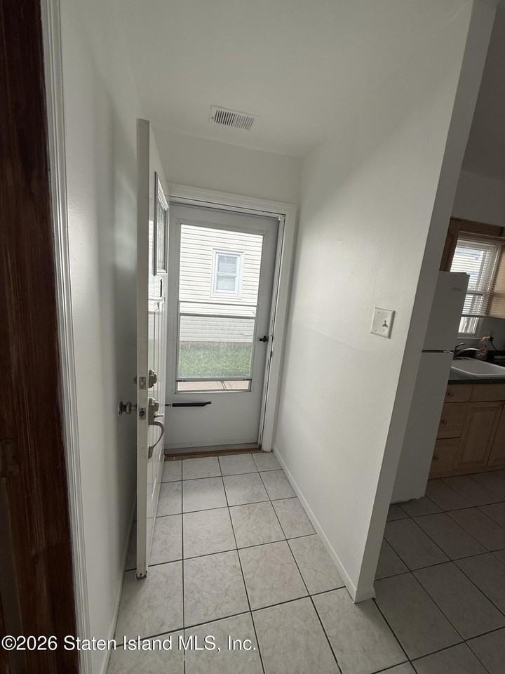 33 Brunswick St - Photo 7 of 9