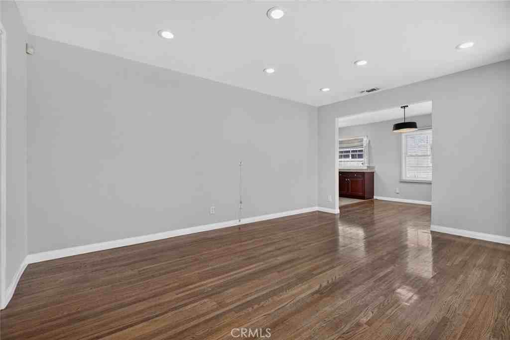 13569 Montague St - Photo 4 of 18