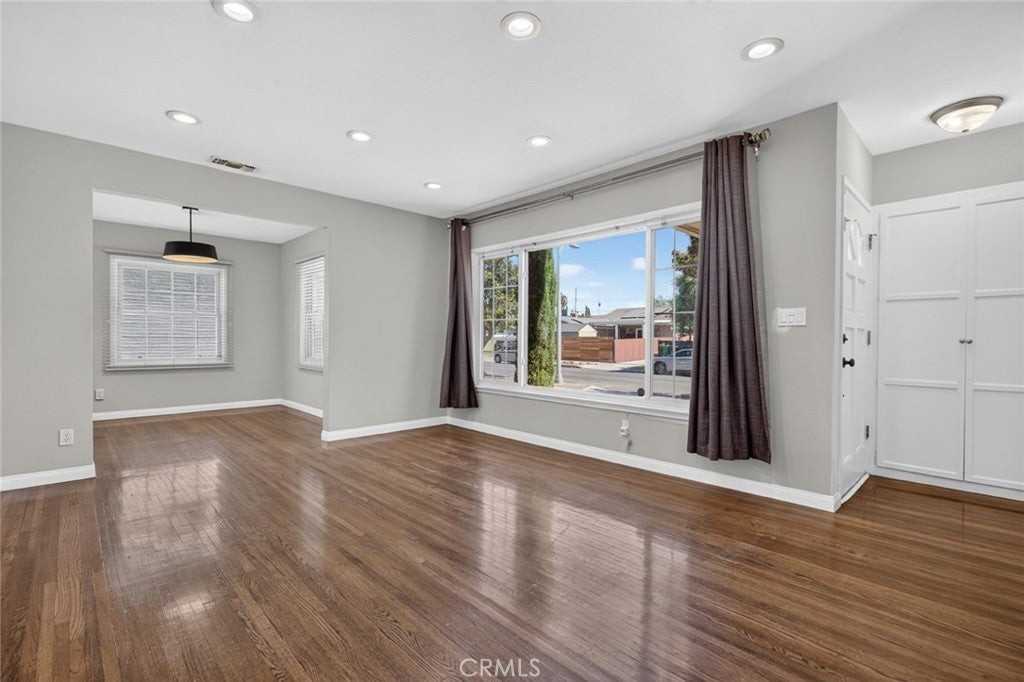 13569 Montague St - Photo 5 of 18