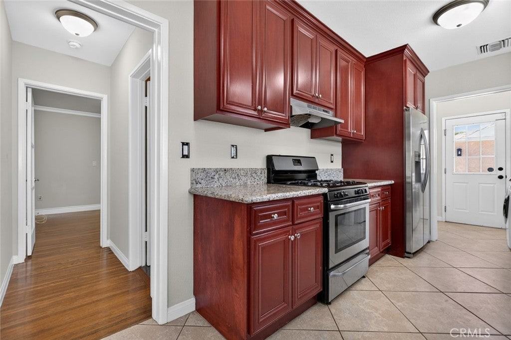 13569 Montague St - Photo 6 of 18
