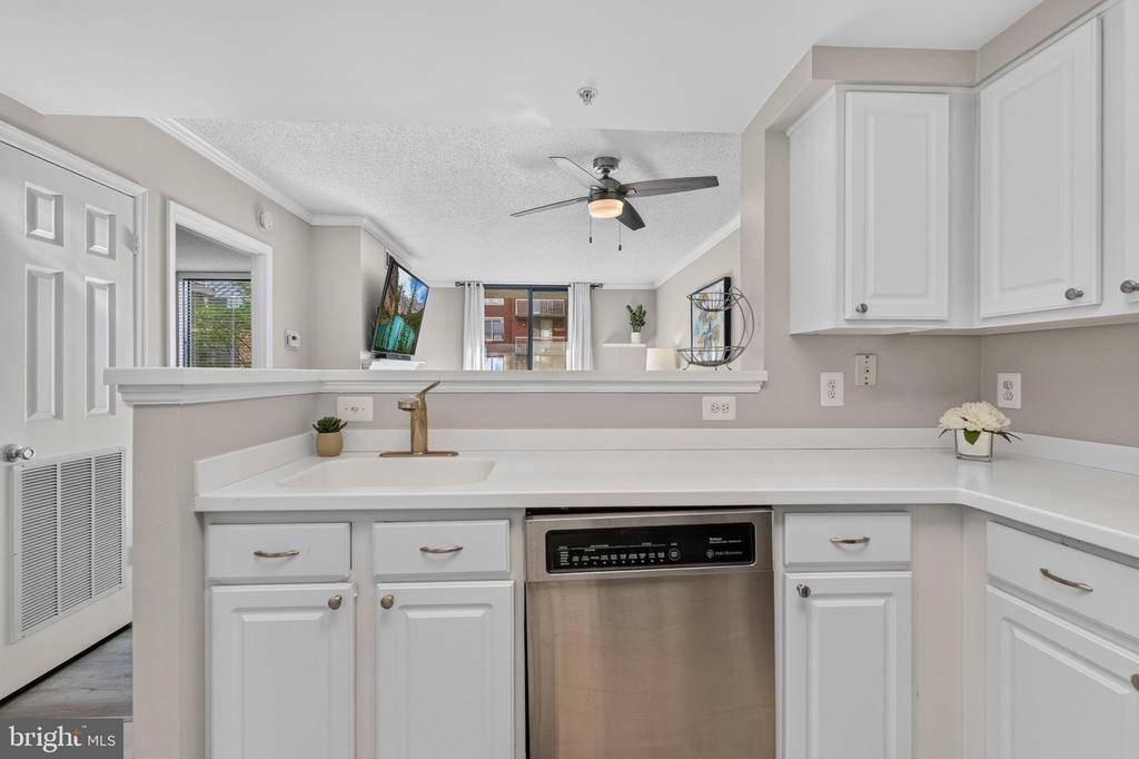 3830 9th St N - Photo 6 of 45