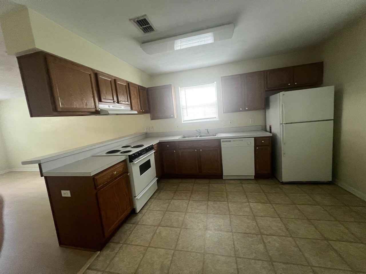 3051 Camelliawood Cir E - Photo 6 of 14