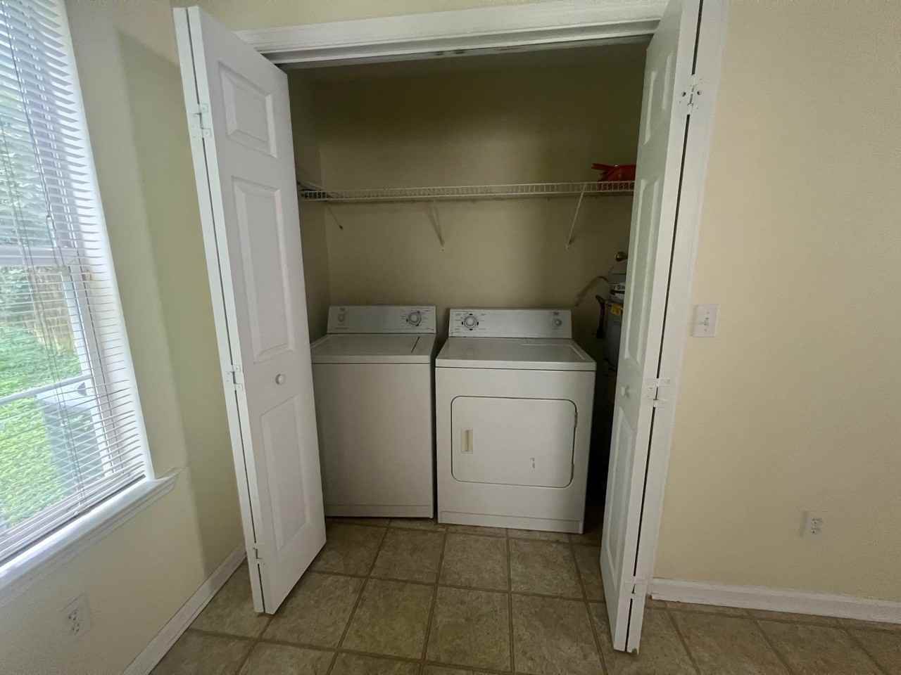 3051 Camelliawood Cir E - Photo 7 of 14