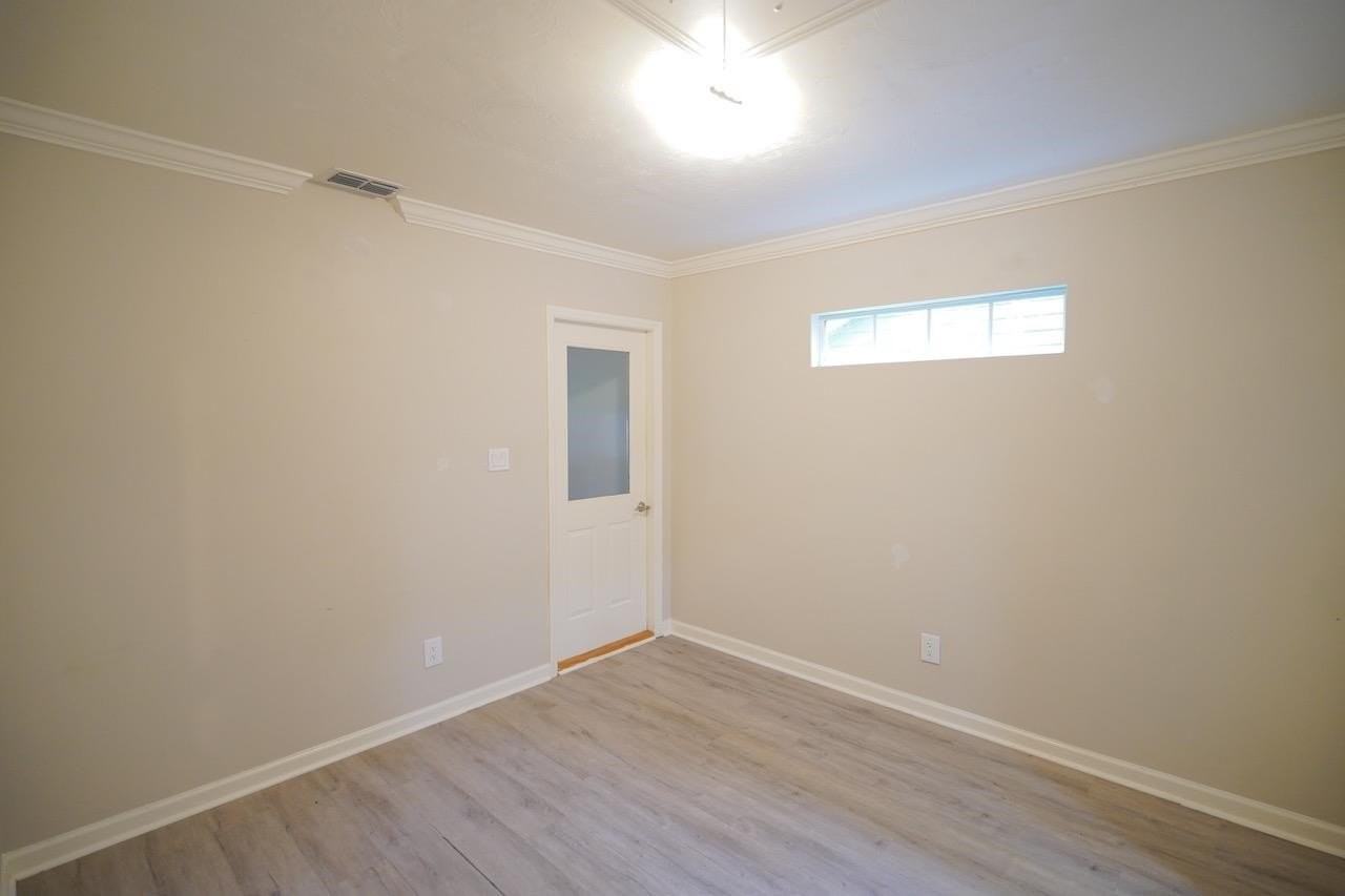 1401 Sturbridge Pl - Photo 7 of 24