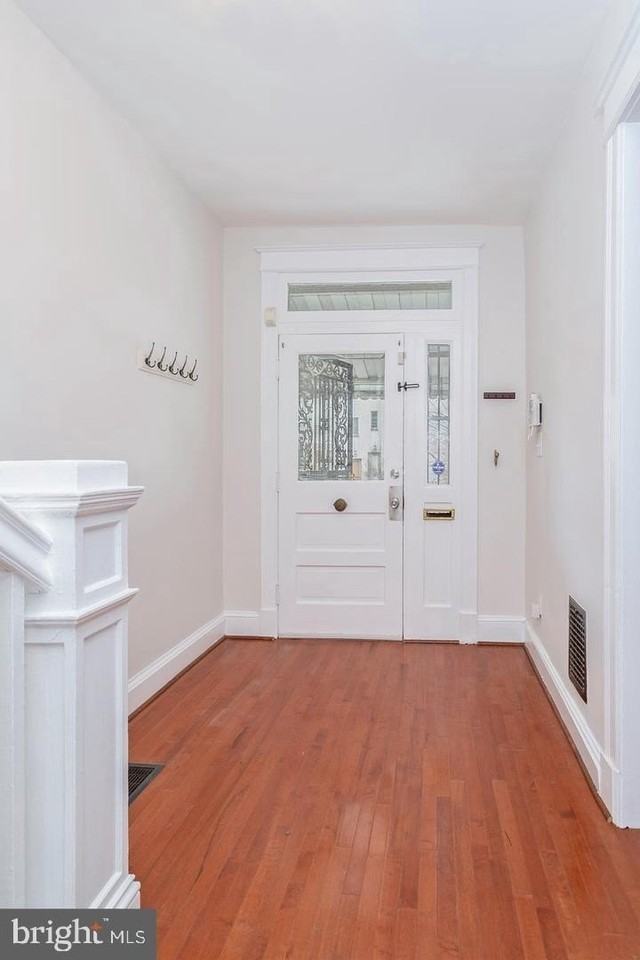 222 R St Ne - Photo 6 of 35