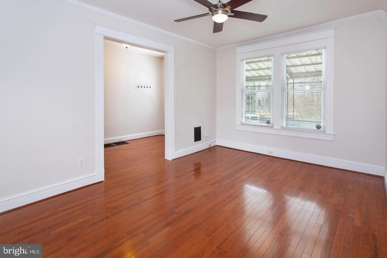 222 R St Ne - Photo 7 of 35
