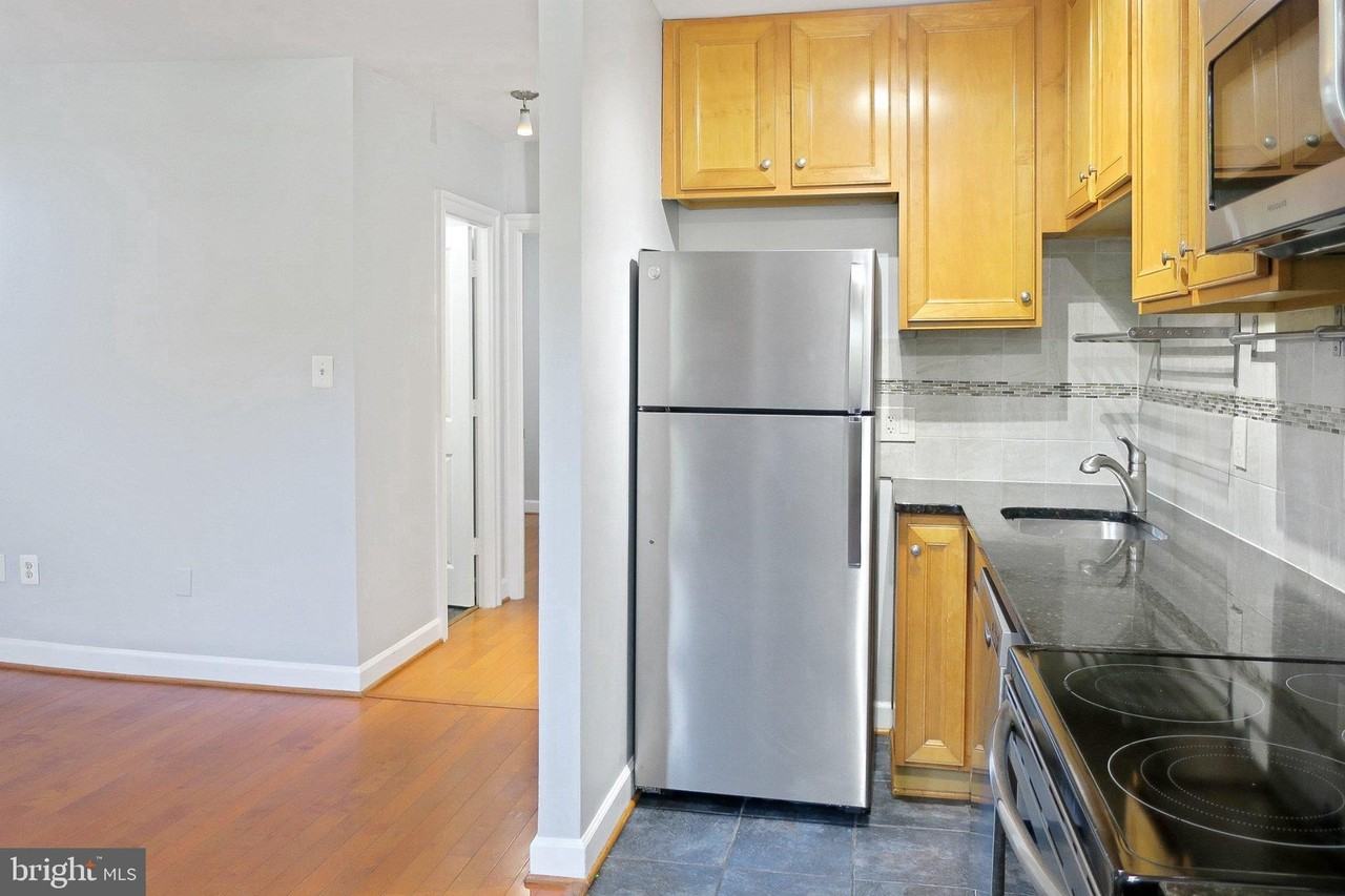 1815 A St Se #101 - Photo 4 of 20