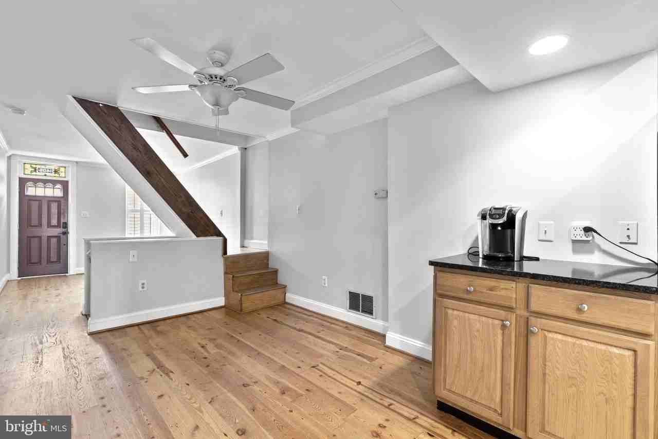 1405 Reynolds St - Photo 7 of 30