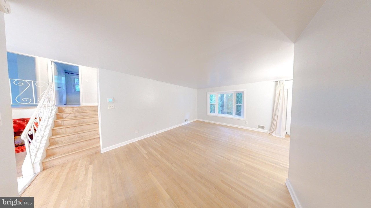 1216 Downs Dr - Photo 4 of 25