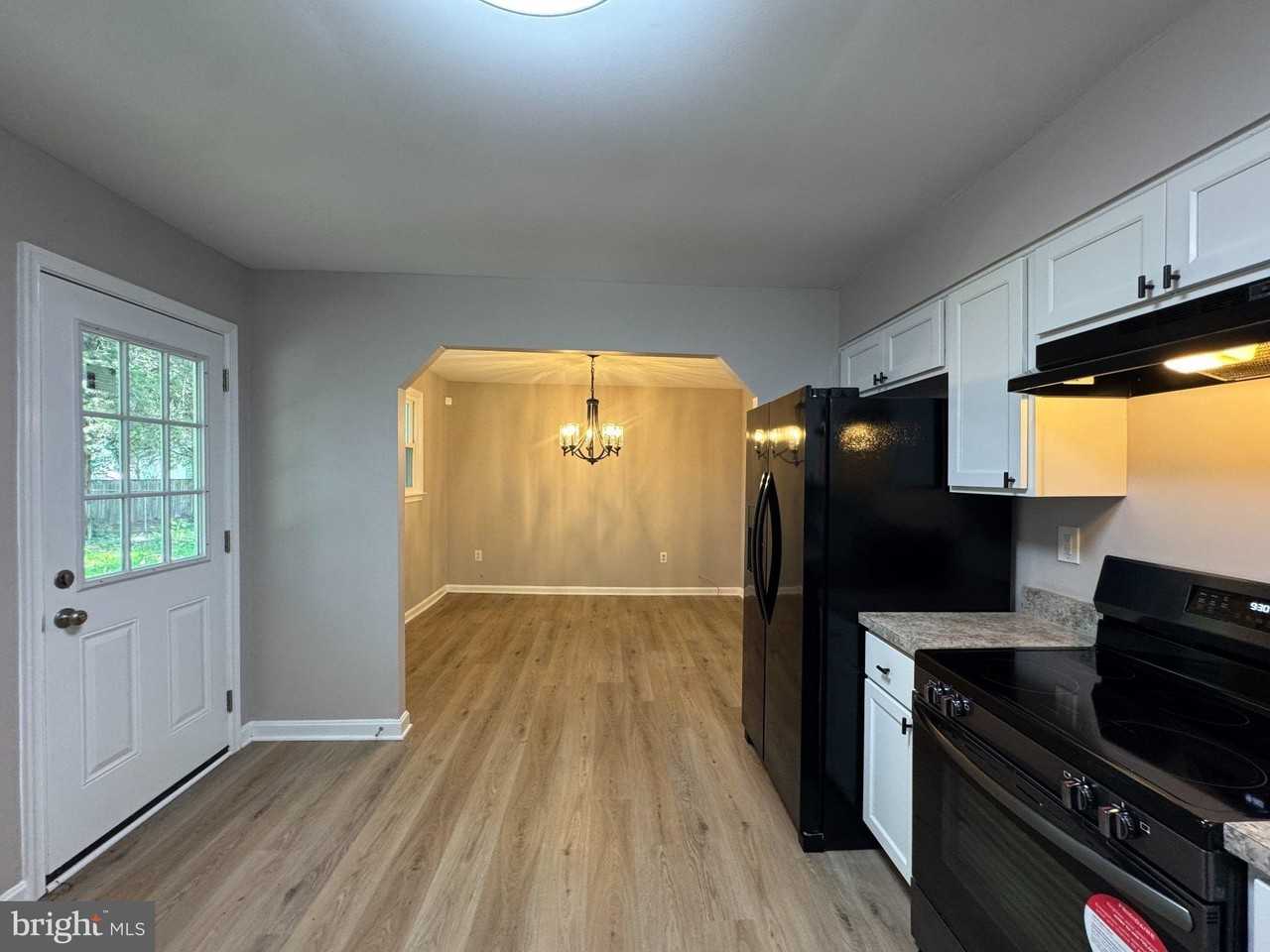 29831 Lee Rd - Photo 3 of 25