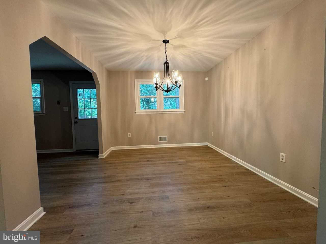 29831 Lee Rd - Photo 5 of 25