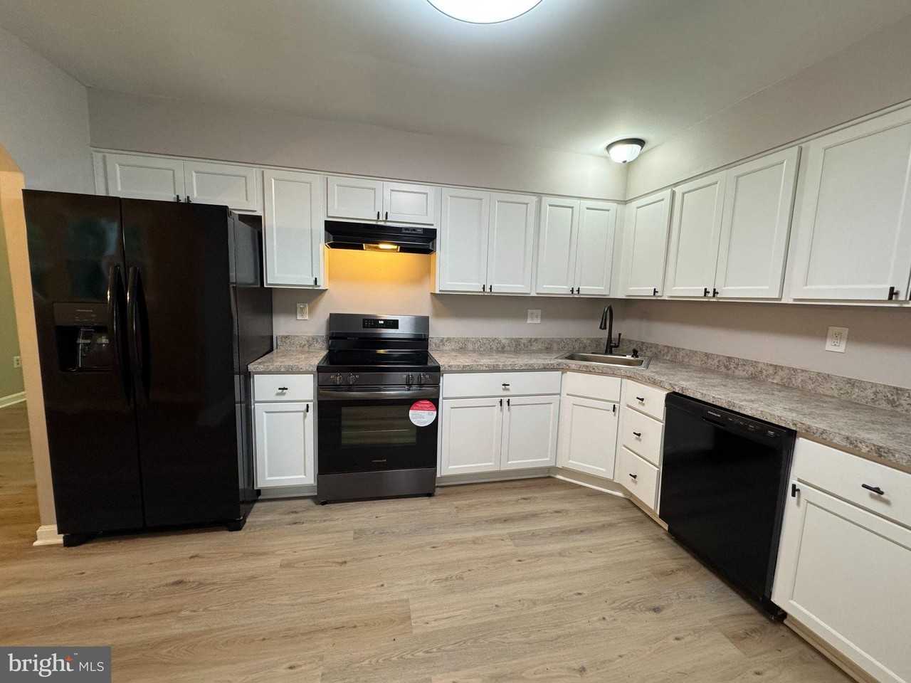 29831 Lee Rd - Photo 7 of 25