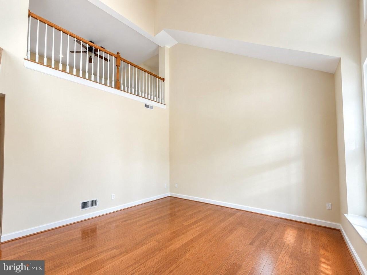 28492 Woods Dr - Photo 2 of 15