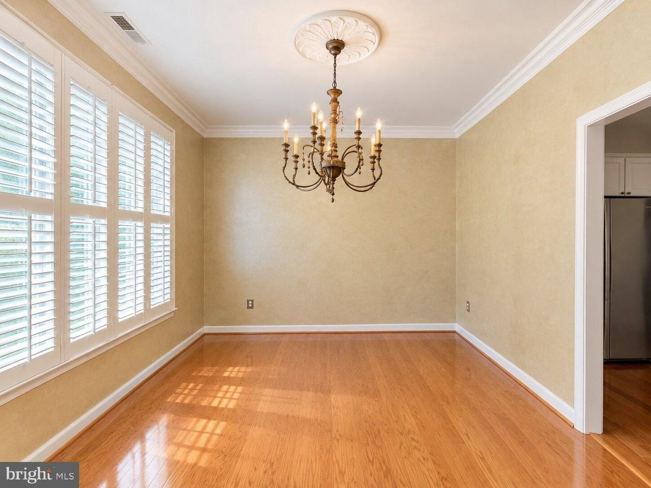28492 Woods Dr - Photo 3 of 15