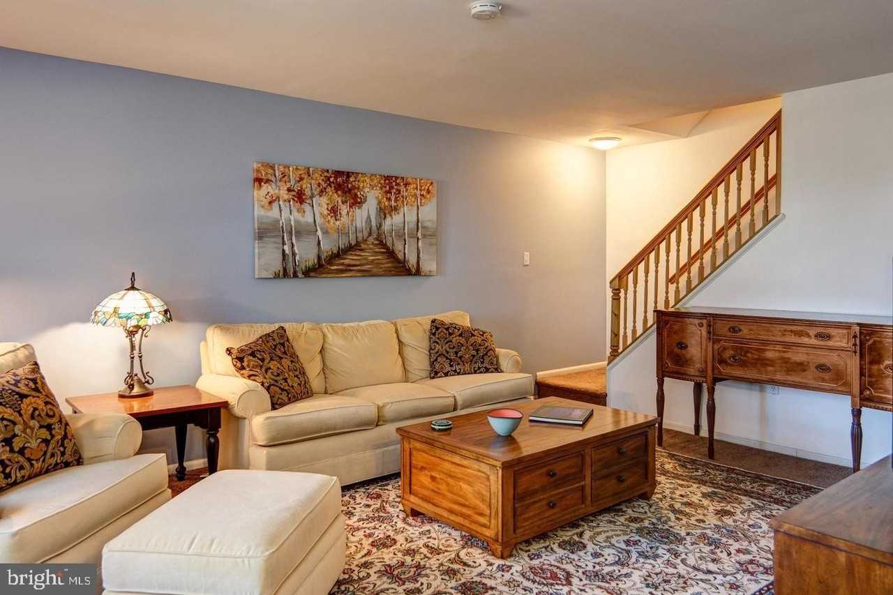 1013 Harbour Dr - Photo 6 of 26