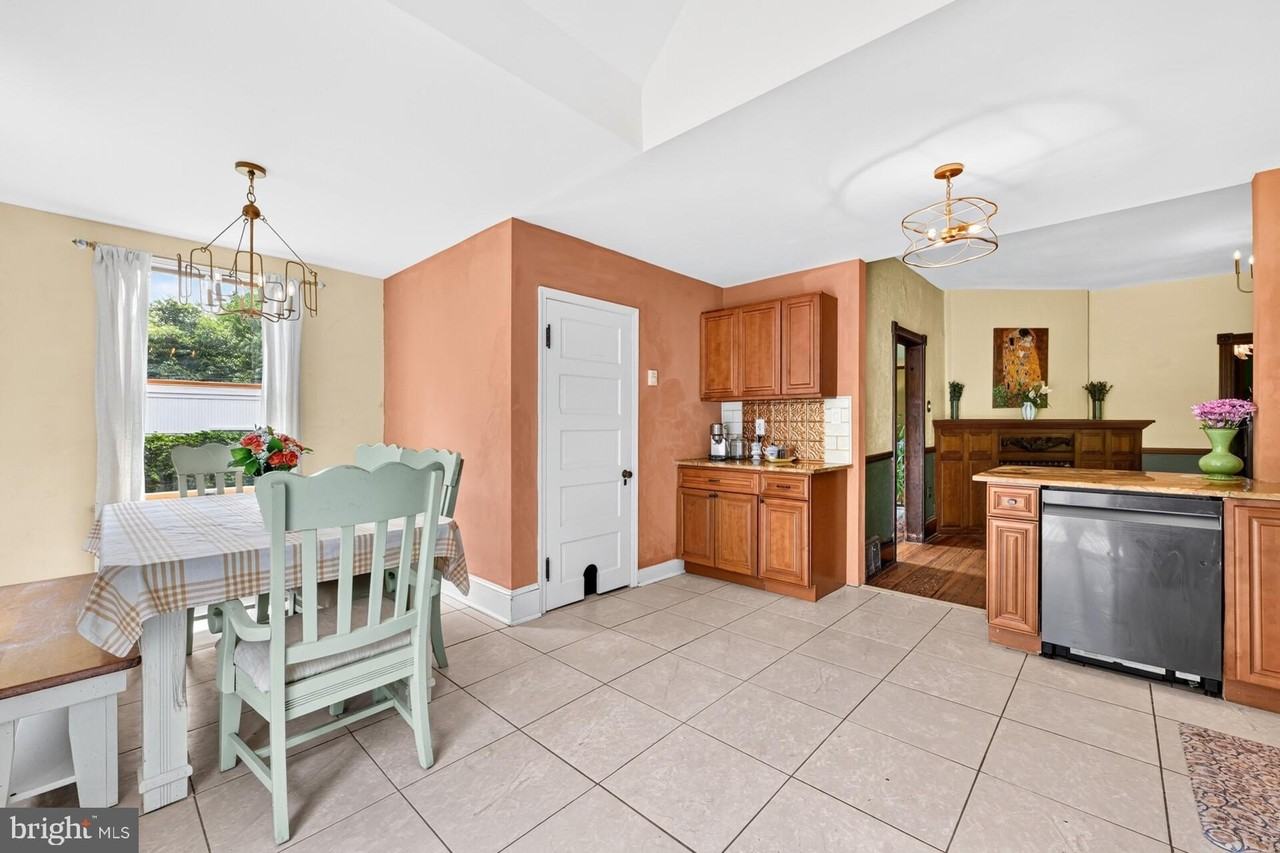 814 N Pennsylvania Ave - Photo 6 of 41