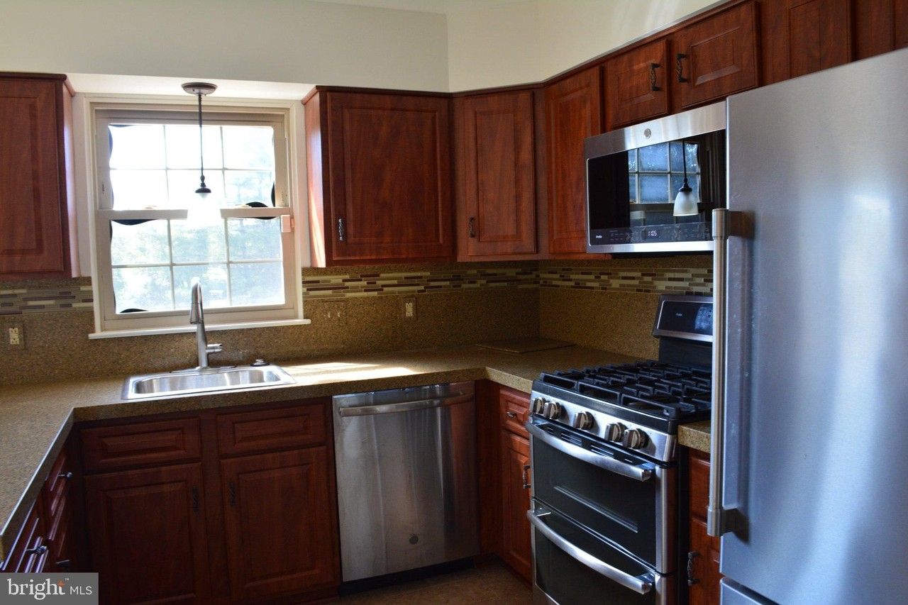 1155 Bramblewood Ct - Photo 3 of 12