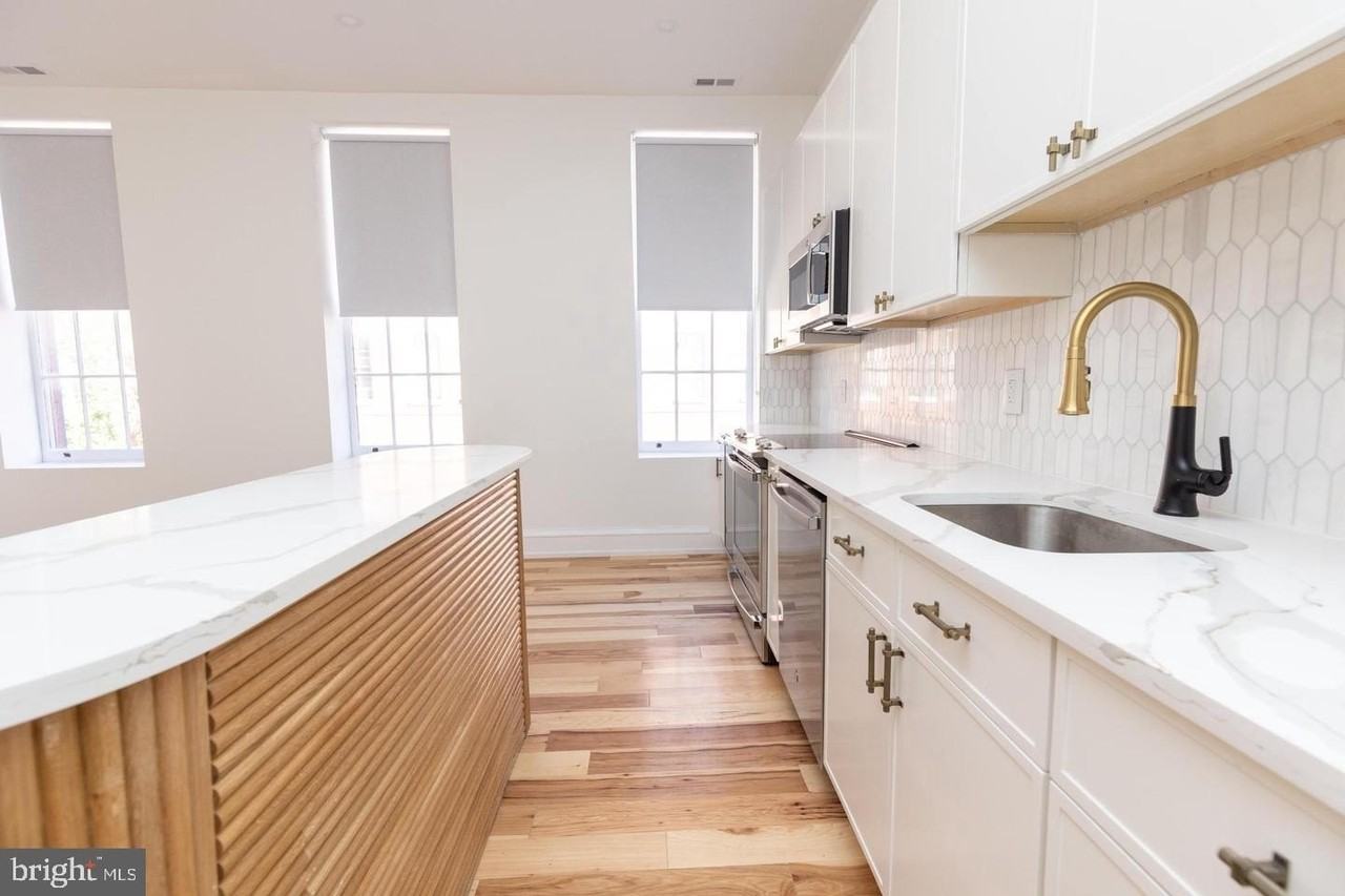 715 S 19th St #1 - Photo 3 of 22