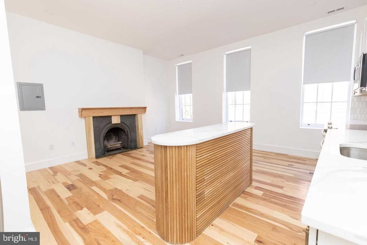 715 S 19th St #1 - Photo 5 of 22