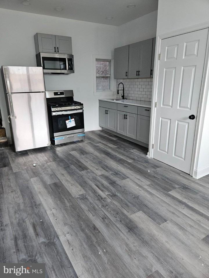 521 N 64th St - Photo 3 of 17