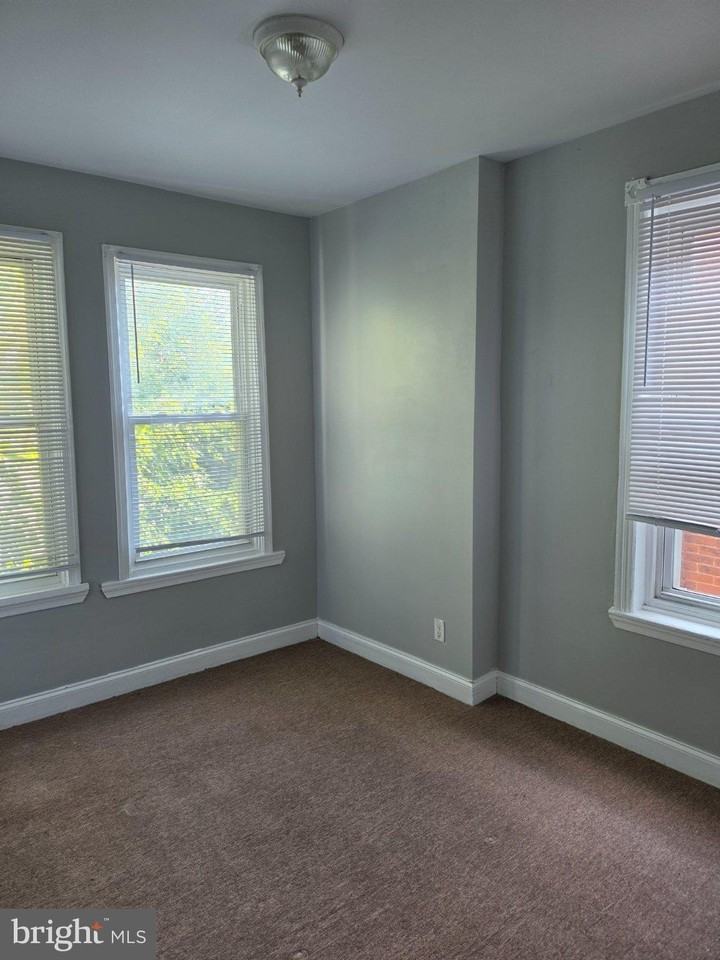 6028 Kershaw St - Photo 5 of 8