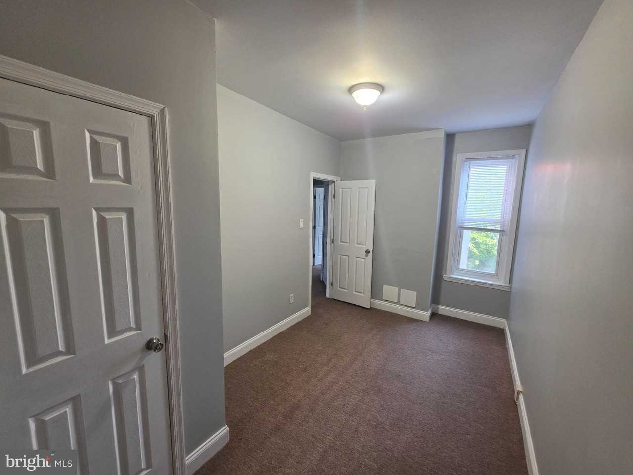 6028 Kershaw St - Photo 6 of 8