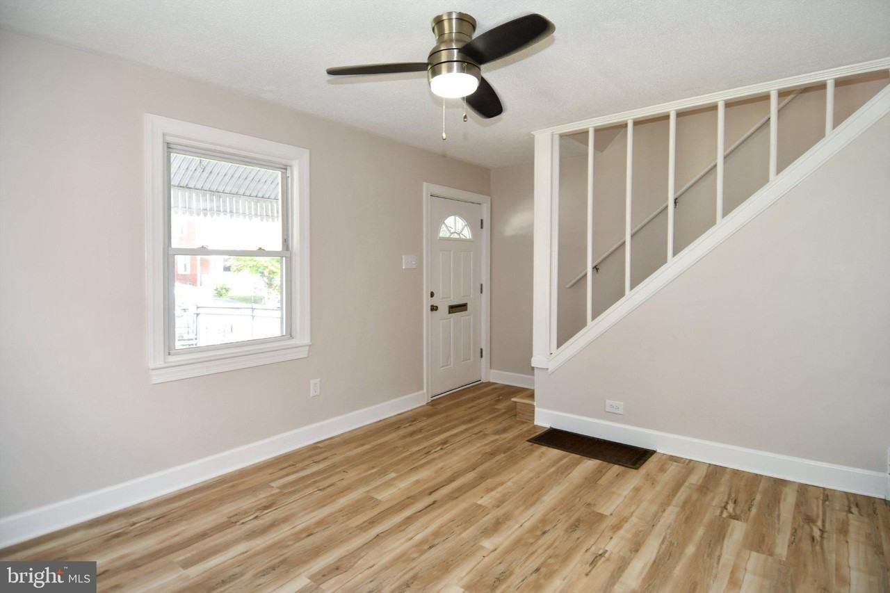 2124 S Oxford St - Photo 2 of 31
