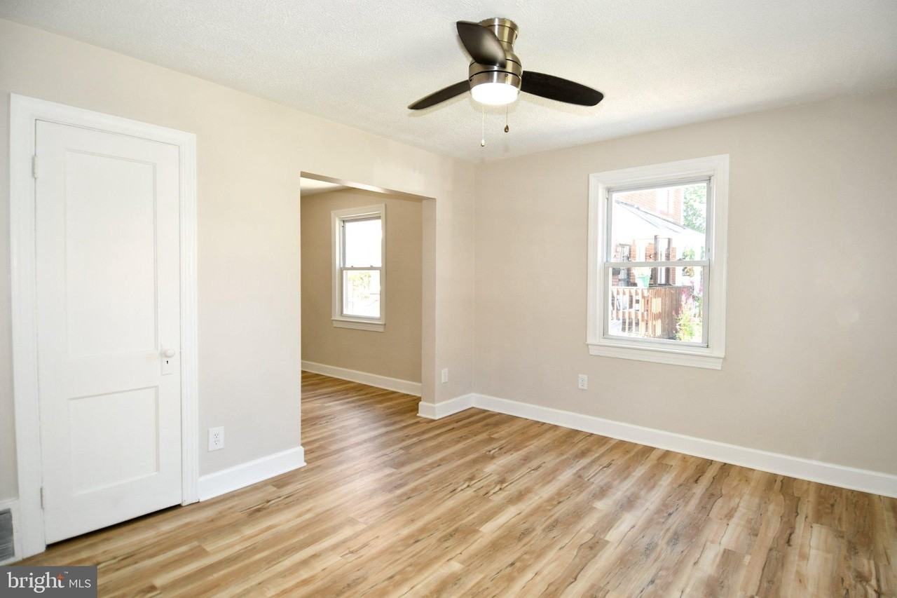 2124 S Oxford St - Photo 3 of 31